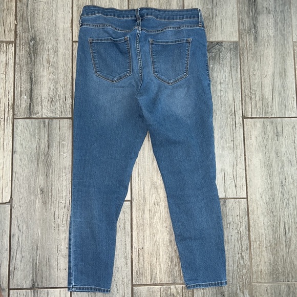 Old Navy super skinny ankle jeans, size 10 short - Picture 6 of 6